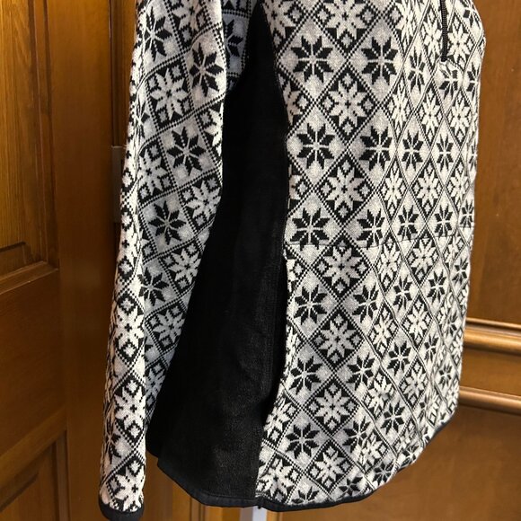 T By Talbots HALF ZIP PULLOVER DIAMOND SNOWFLAKE Fair Isle M Jacket Sweater - Picture 3 of 9